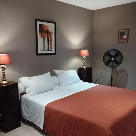 莱斯埃库茹斯酒店