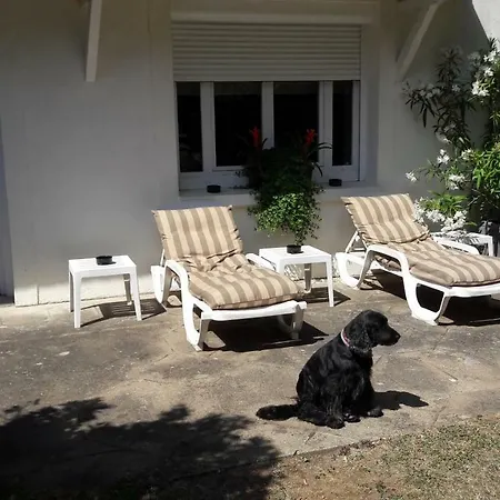 Alojamento de Acomodação e Pequeno-almoço Les Ecureuils 4*